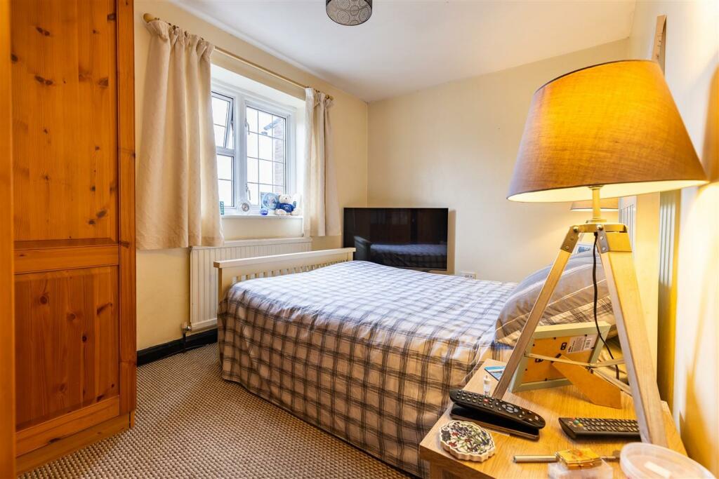 Additional property image - Duck Lane, Thornwood