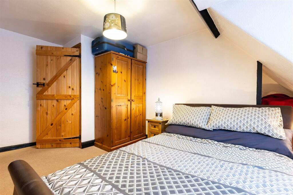 Additional property image - Duck Lane, Thornwood