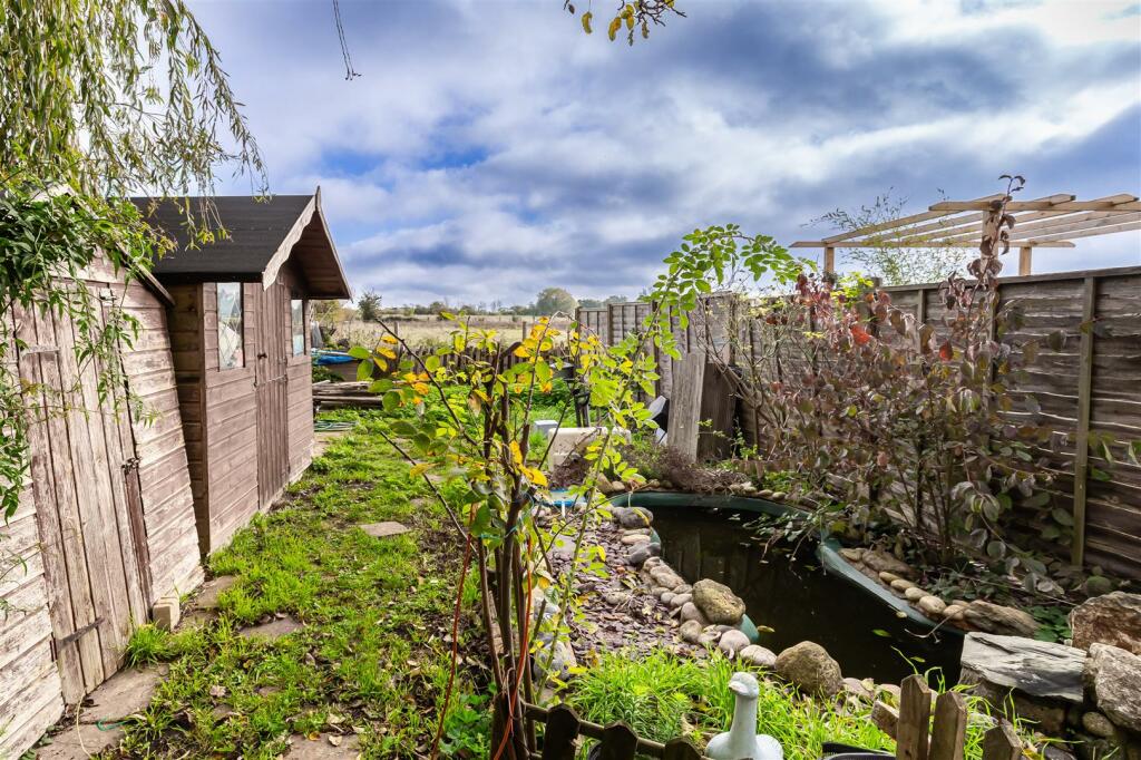 Additional property image - Duck Lane, Thornwood