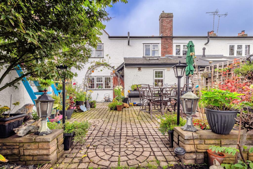 Additional property image - Duck Lane, Thornwood
