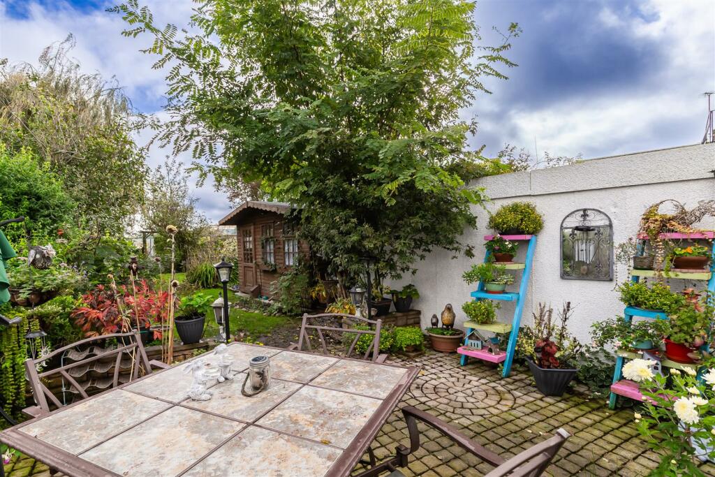 Additional property image - Duck Lane, Thornwood
