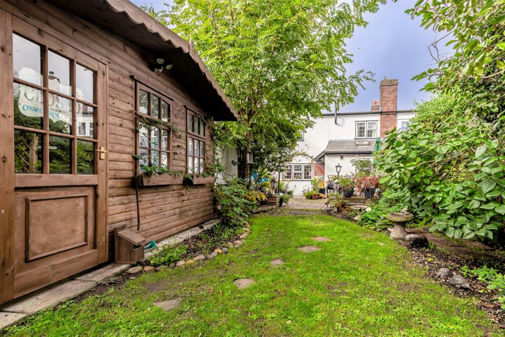 Additional property image - Duck Lane, Thornwood