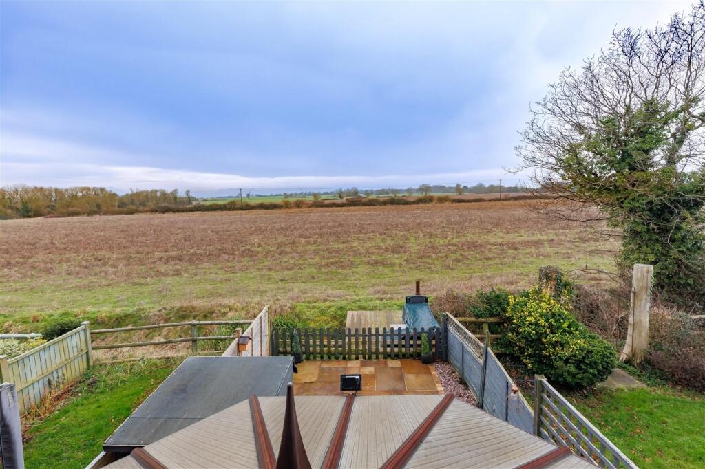 Additional property image - Green Close, Epping Green, Epping