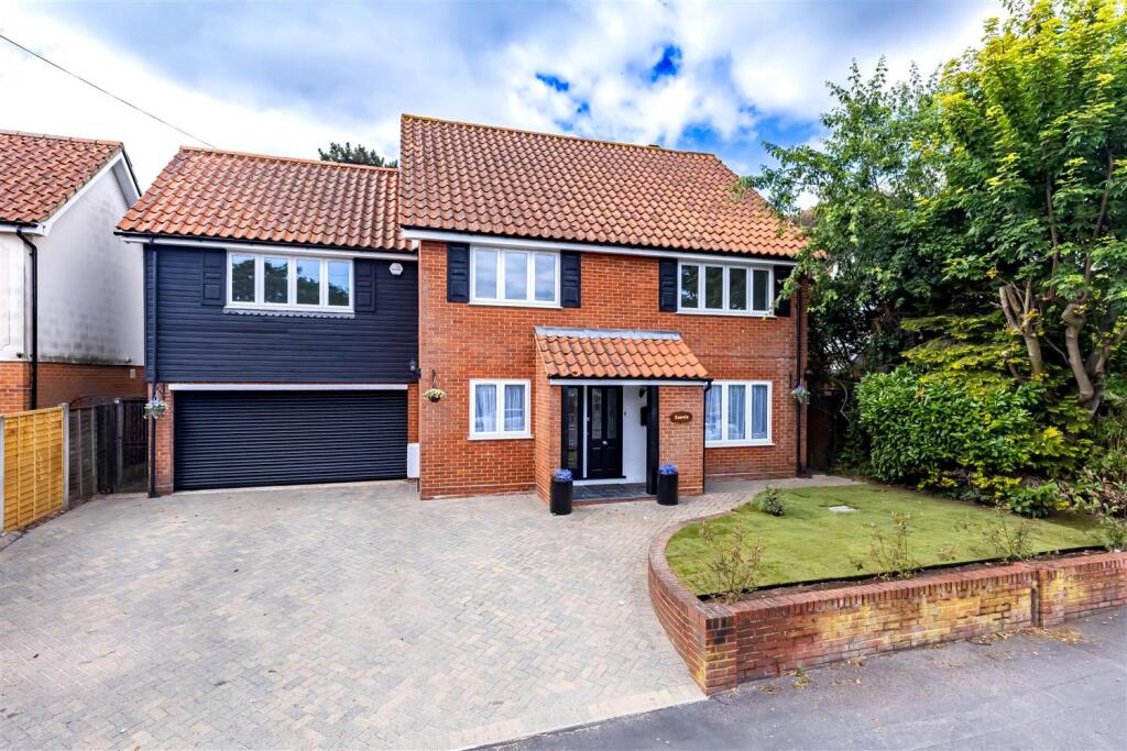 Main image of property: Kendal Avenue, Epping