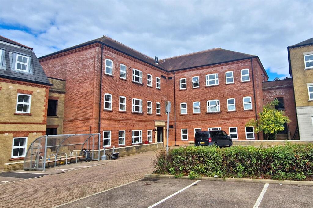 Main image of property: Kestrel House, Bakers Lane, Epping