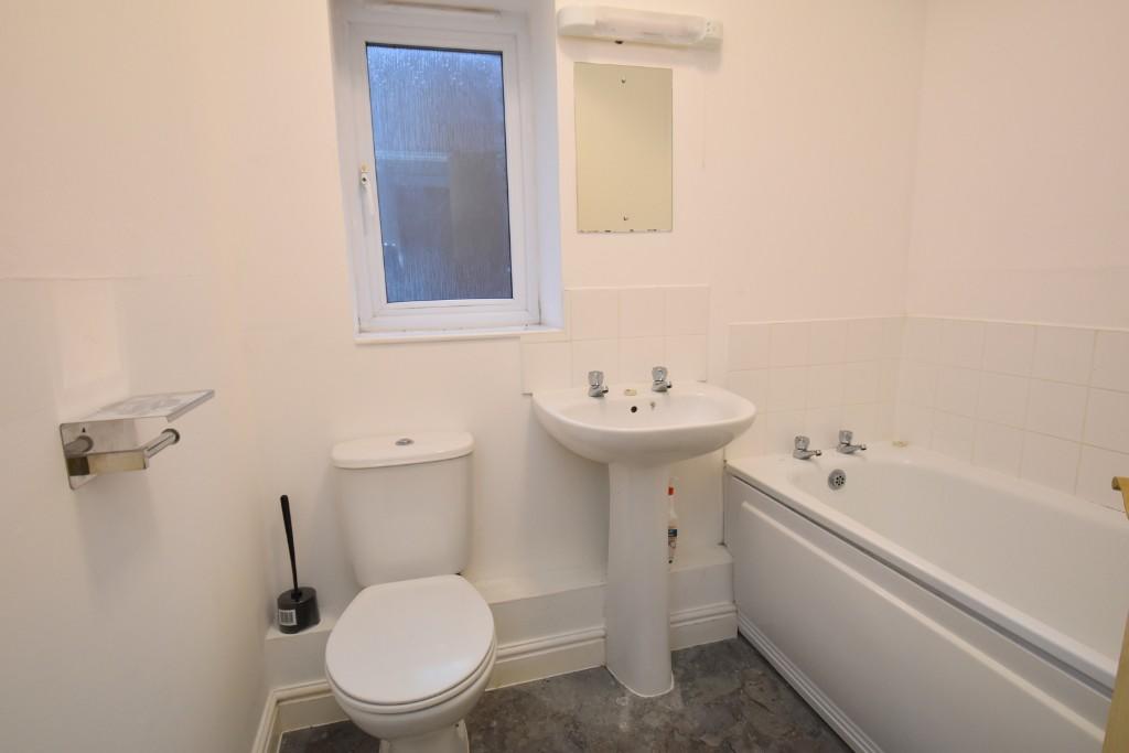 2 bedroom flat for sale in Wincanton, Somerset, BA9