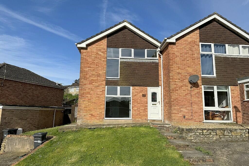 3 bedroom semidetached house for sale in Wincanton, Somerset, BA9