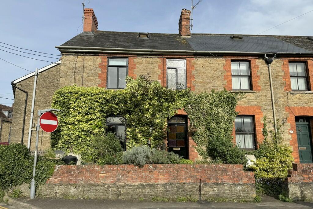 3 bedroom end of terrace house for sale in Wincanton, Somerset, BA9