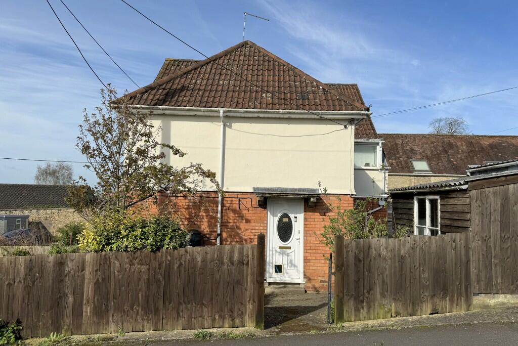 1 bedroom flat for sale in Wincanton, Somerset, BA9