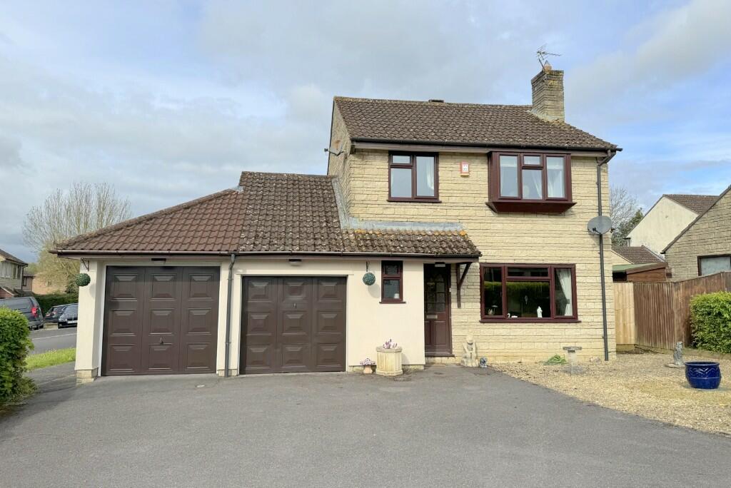 3 bedroom detached house for sale in Wincanton, Somerset, BA9