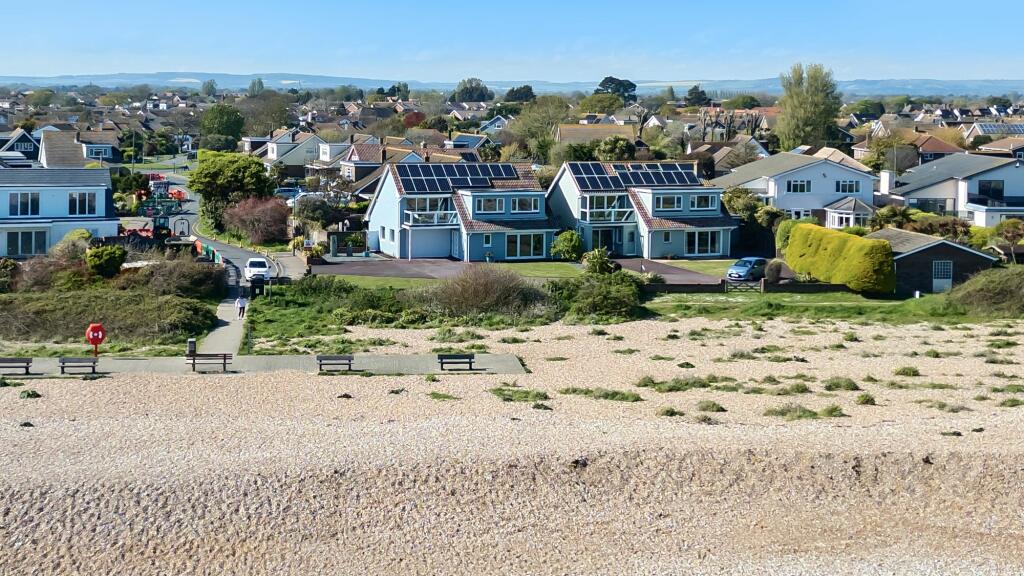 4 bedroom detached house for sale in Direct Seafront House, Viscount