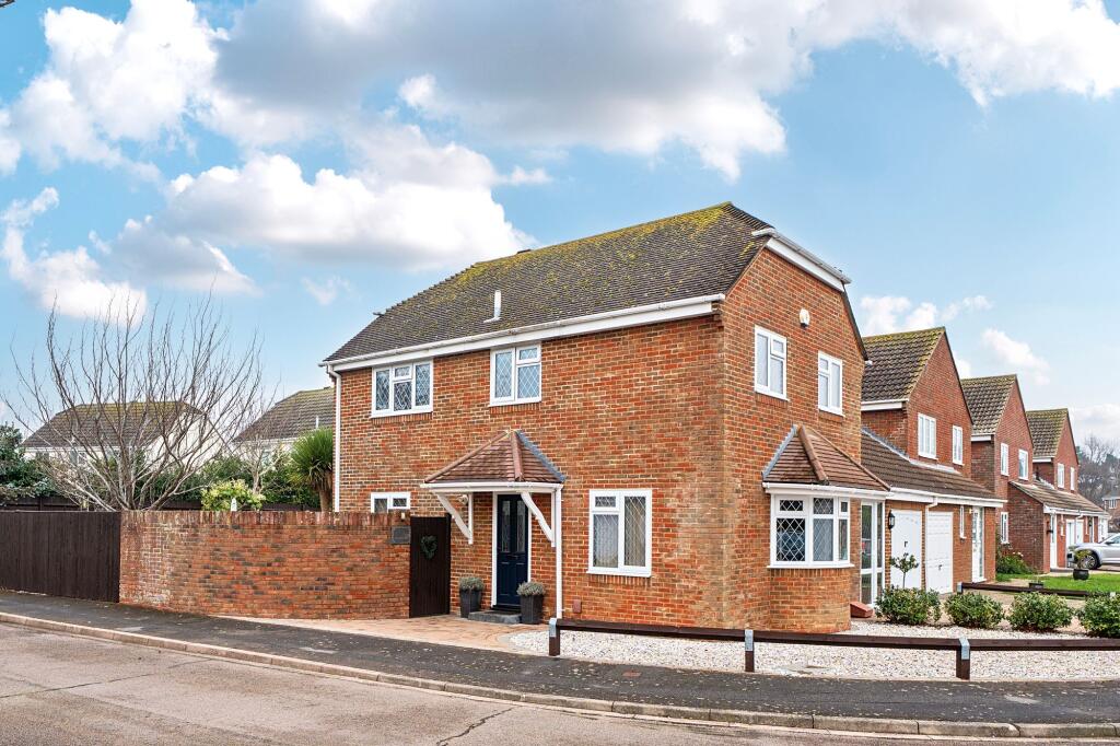 Main image of property: Raycroft Close, Aldwick, Bognor Regis, PO21