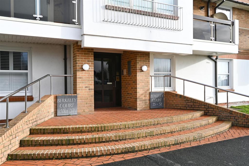 1 bedroom apartment for sale in The Esplanade, Bognor Regis Seafront, PO21