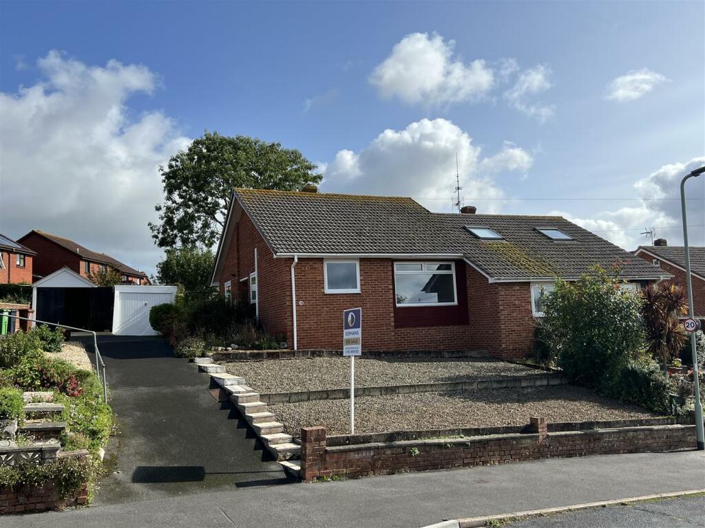 2 bedroom bungalow for sale in Chancellors Way, Exeter, EX4