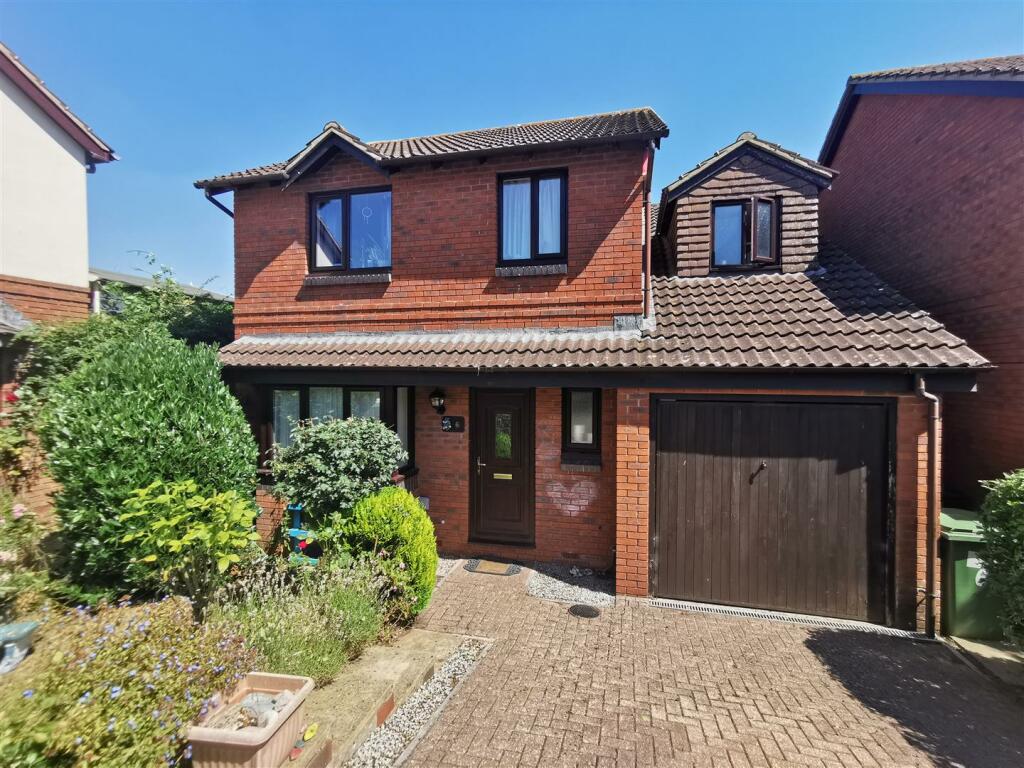 4 bedroom detached house for sale in Pinwood Meadow, Exeter, EX4