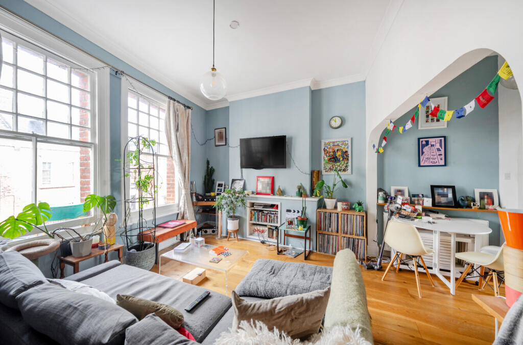 Main image of property: Broadhurst Gardens, South Hampstead, London, NW6