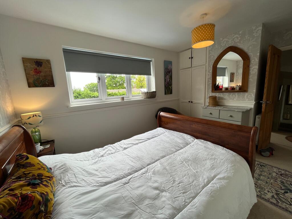 4 bedroom link detached house for sale in Ranelagh Crescent, Mill Ride