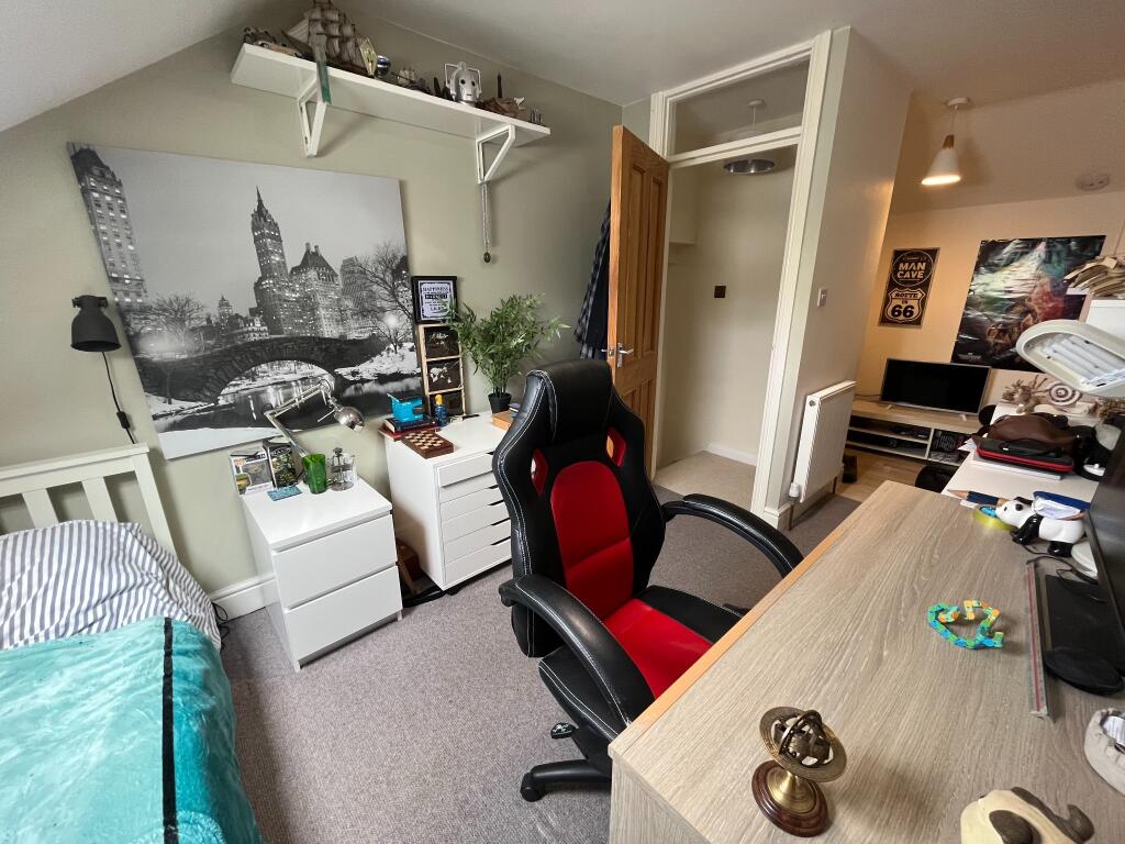 4 bedroom link detached house for sale in Ranelagh Crescent, Mill Ride