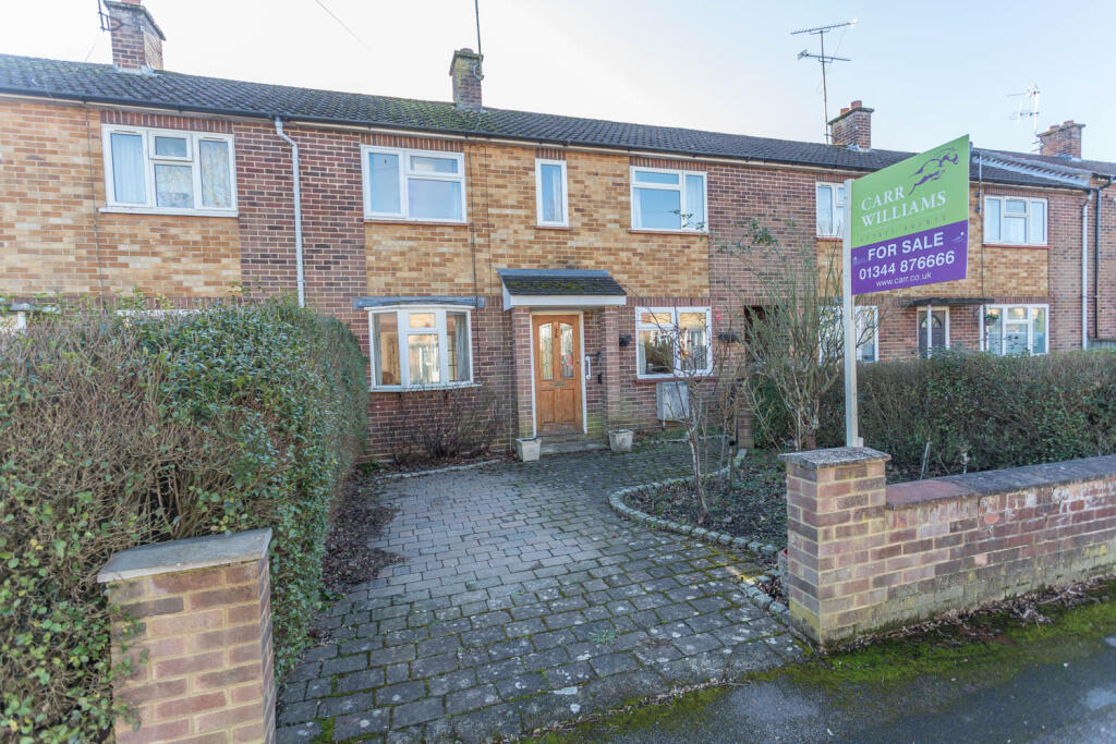 2 bedroom terraced house for sale in Hilltop Close, Cheapside, Ascot