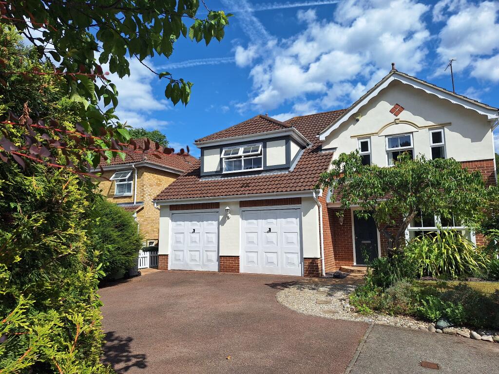 Main image of property: LANGDALE DRIVE, ASCOT, BERKSHIRE, SL5 8TQ
