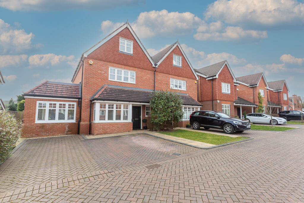 Main image of property: Saddlers Mews, Ascot, Berkshire, SL5 8FW