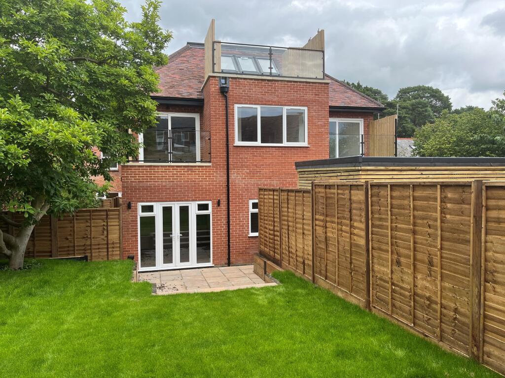 Main image of property: HIGHCLERE HOUSE, KINGS ROAD, SUNNINGHILL, ASCOT, BERKSHIRE, SL5 9AD