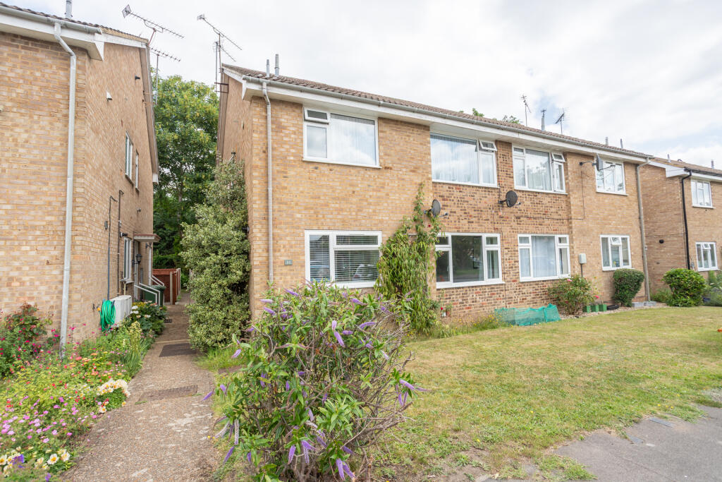 Main image of property: Blackmoor Wood, Ascot, Berkshire, SL5 9EN