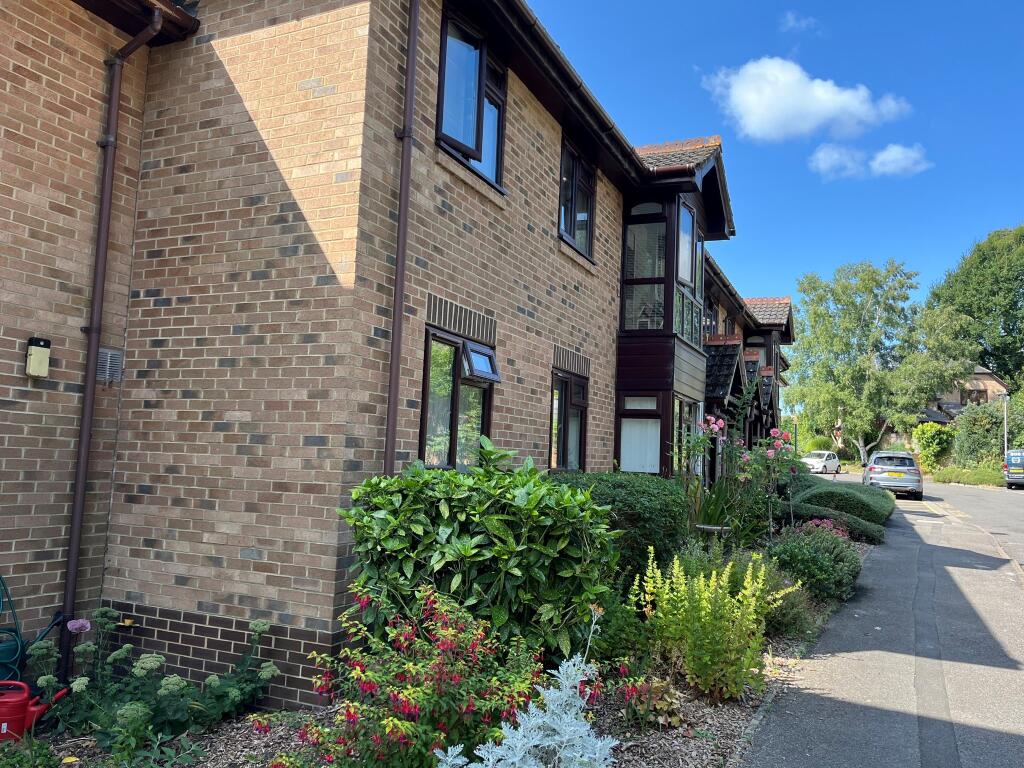 Main image of property: St Christophers Gardens, Ascot, Berkshire SL5 8LZ