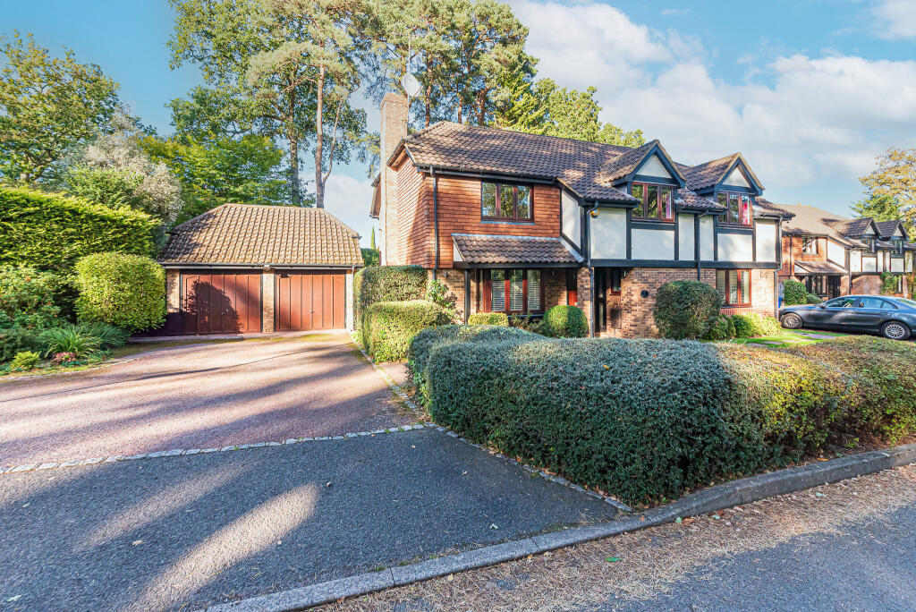 Main image of property: THE BURLINGS, ASCOT, BERKSHIRE, SL5 8BY