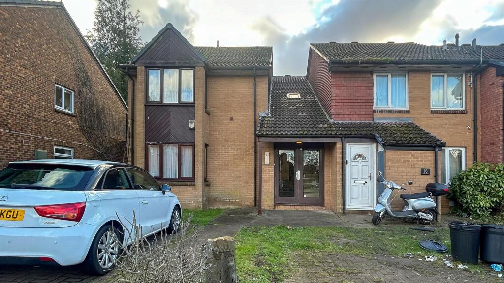 Main image of property: Pikestone Close, Hayes