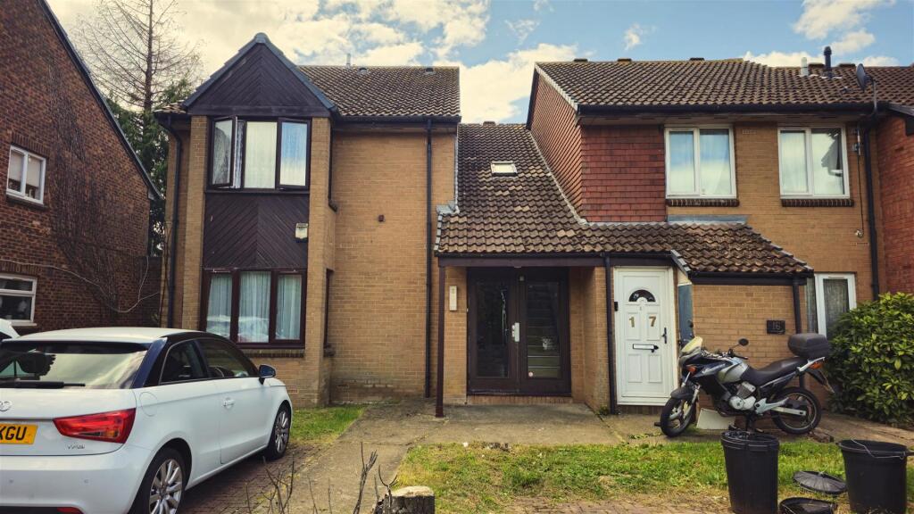 Main image of property: Pikestone Close, Hayes