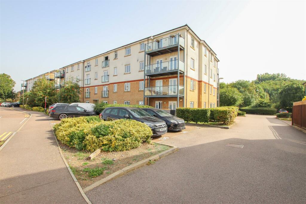 2 bedroom apartment for sale in Sorbus Road, Broxbourne, EN10