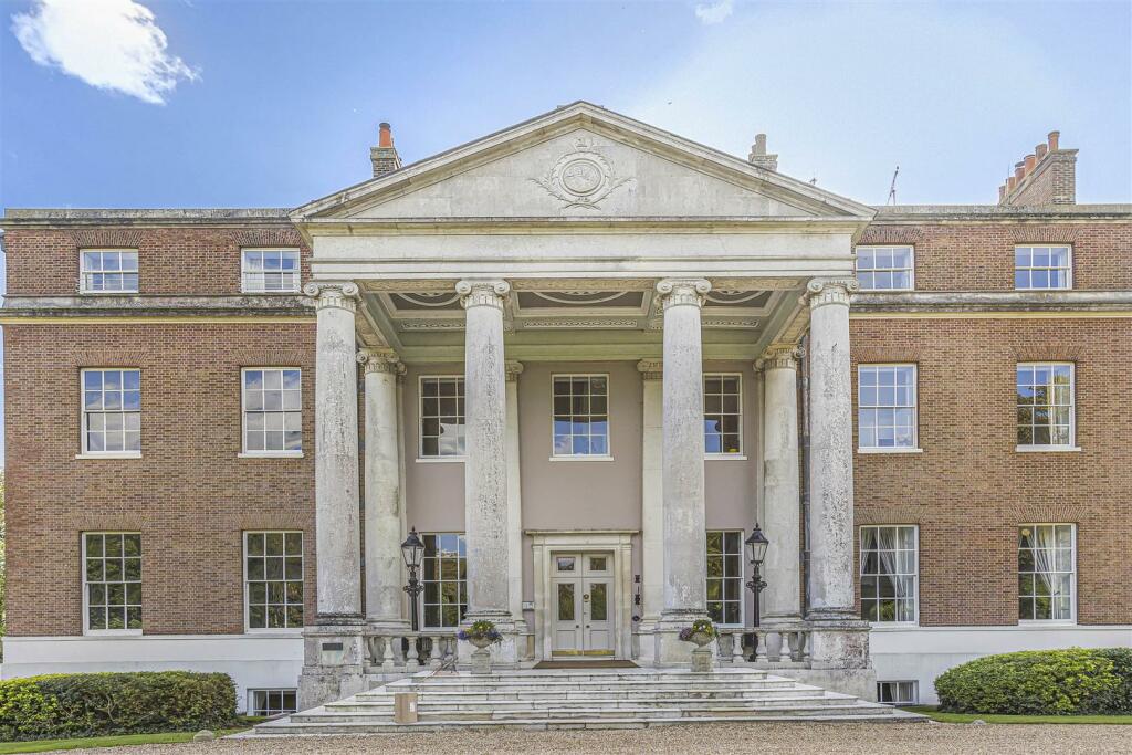 2 bedroom duplex for sale in Wormleybury Manor, Church Lane, Broxbourne