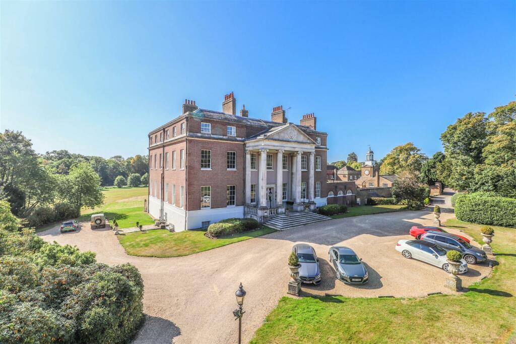 2 bedroom duplex for sale in Wormleybury Manor, Church Lane, Broxbourne