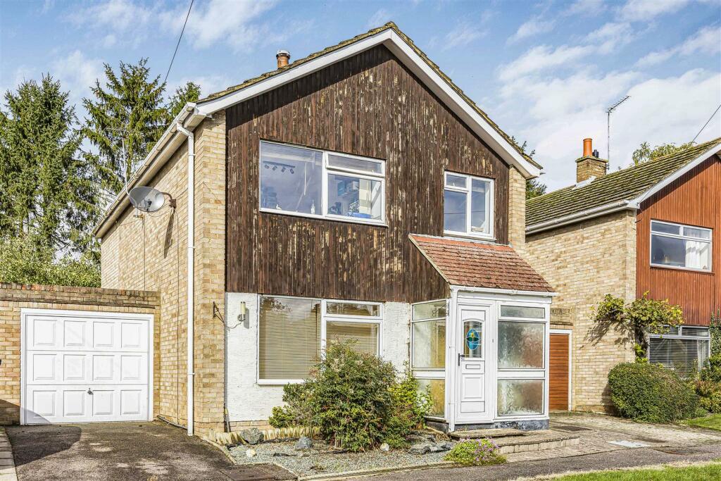 3 bedroom link detached house for sale in Easington Road, Dane End