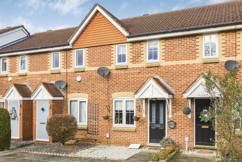 2 bedroom terraced house for sale in Badgers Close, Hertford, SG13