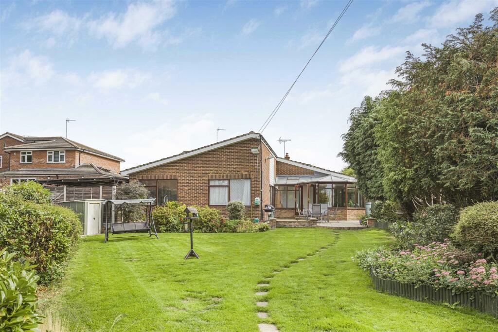 4 bedroom detached bungalow for sale in Postwood Green, Hertford Heath