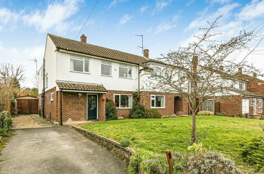 4 bedroom semidetached house for sale in Fordwich Rise, Hertford, SG14