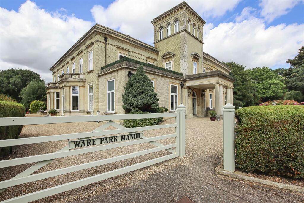 2 bedroom apartment for sale in Ware Park Manor, Ware, SG12