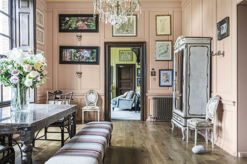 2 bedroom apartment for sale in The Mansion, Balls Park, Hertford, SG13