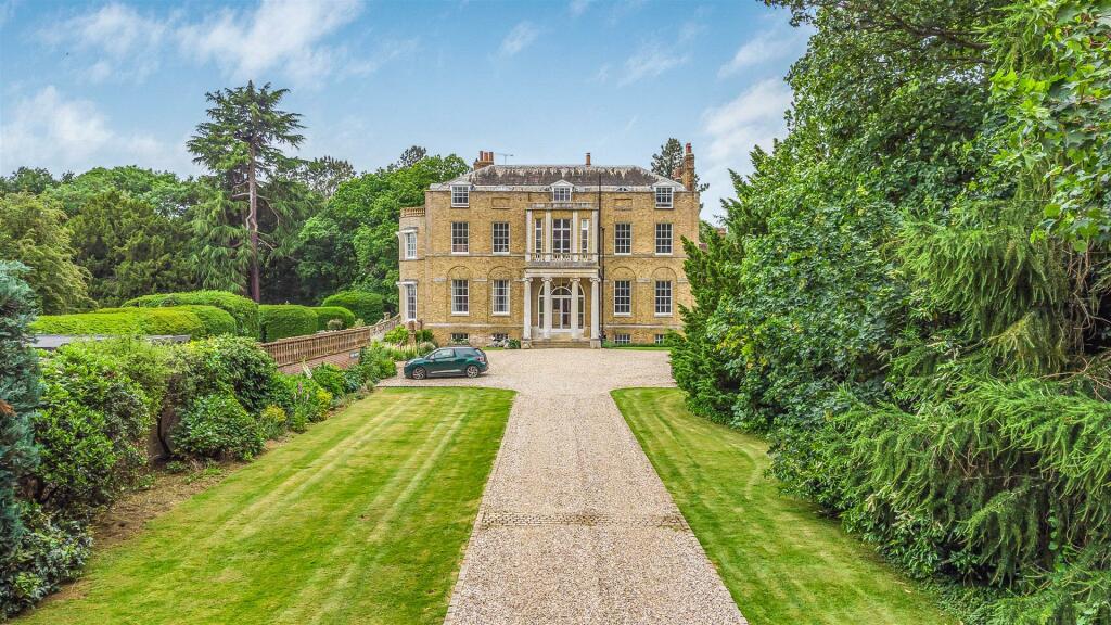 5 bedroom country house for sale in Marden Hill, Hertford, SG14