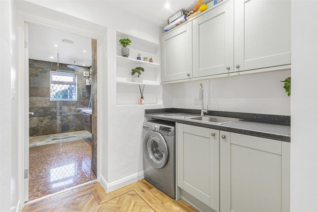 Additional property image - Glebe Cottages, Essendon