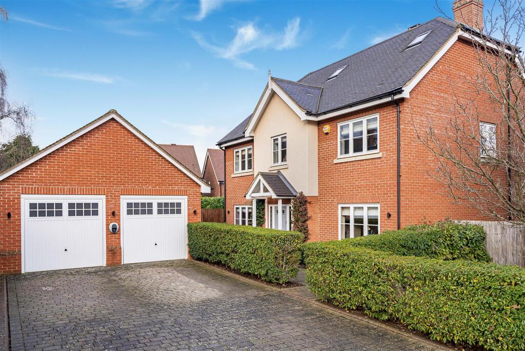 Main image of property: Owens View, Warren Park Road, Bengeo