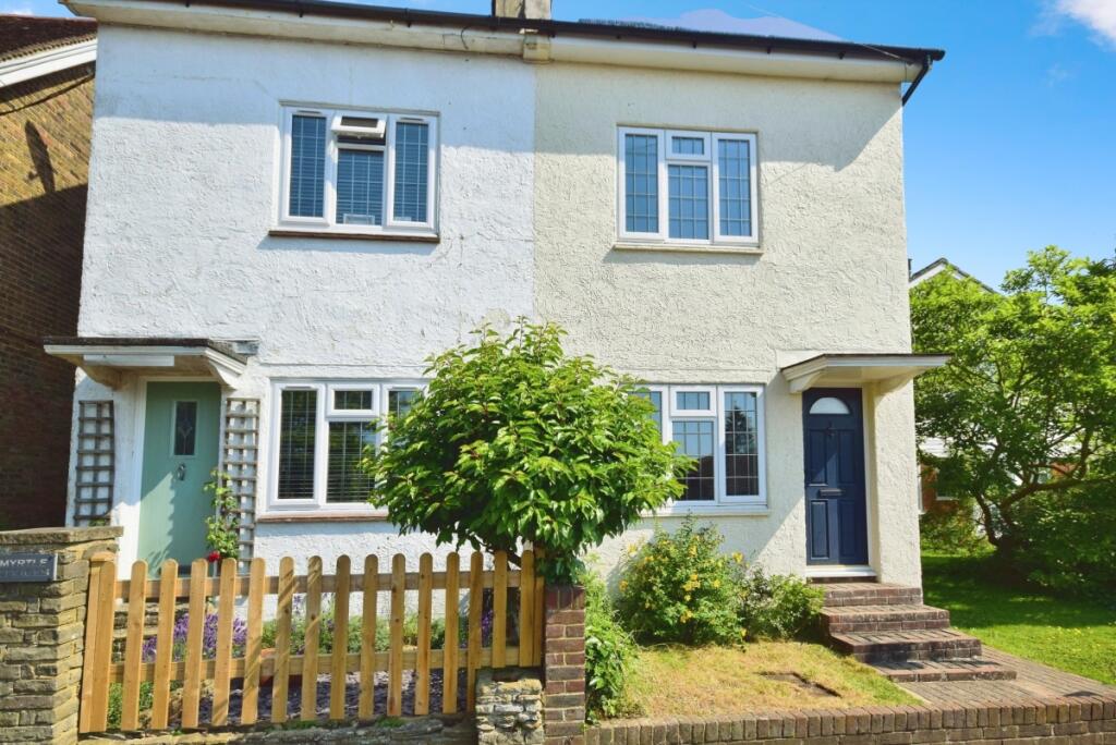 3 bedroom semidetached house for rent in Ardingly Road Cuckfield RH17