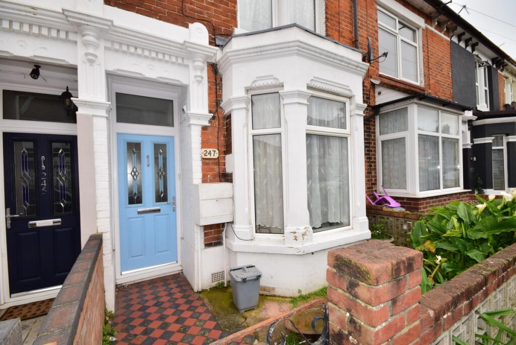 3 bedroom terraced house for rent in Queens Road Portsmouth PO2