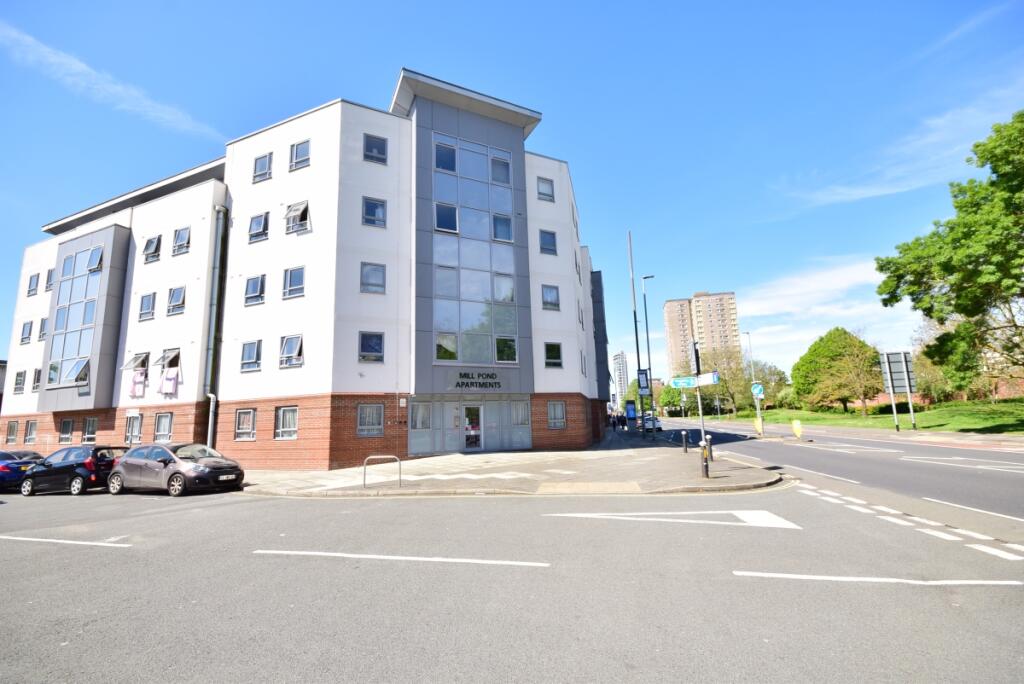 2 bedroom apartment for rent in Queen Street Portsmouth PO1