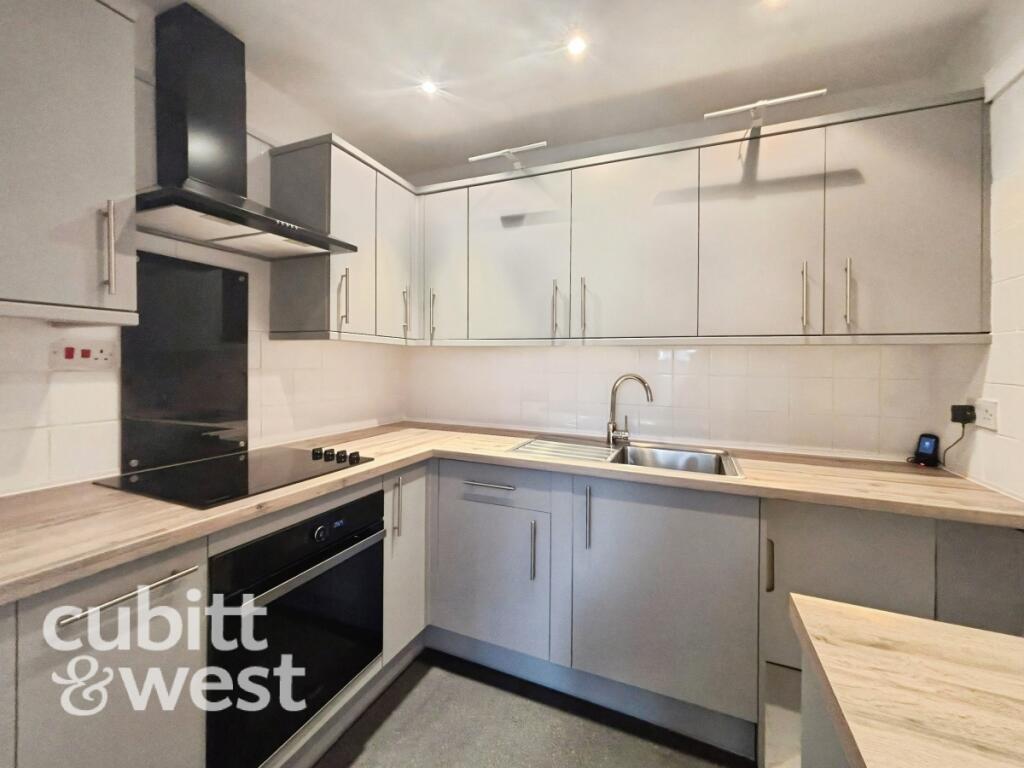 Main image of property: AVAILABLE WITH NO DEPOSIT - Elphinstone Road Southsea PO5