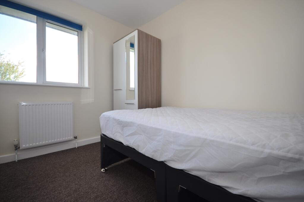 Main image of property: AVAILABLE WITH NO DEPOSIT Wakefords Way Havant PO9