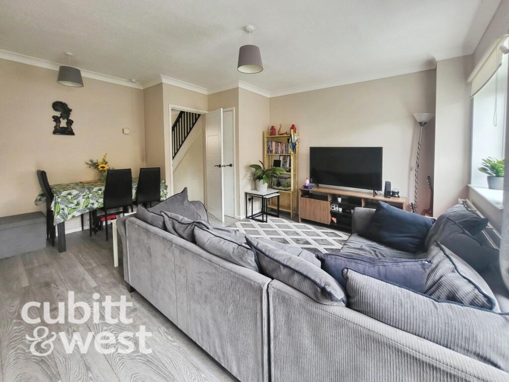 Main image of property: AVAILABLE WITH NO DEPOSIT Pleasant Road Southsea PO4