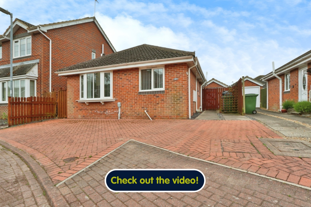2 bedroom bungalow for sale in Rowan Avenue, Beverley,HU17 9UN, HU17